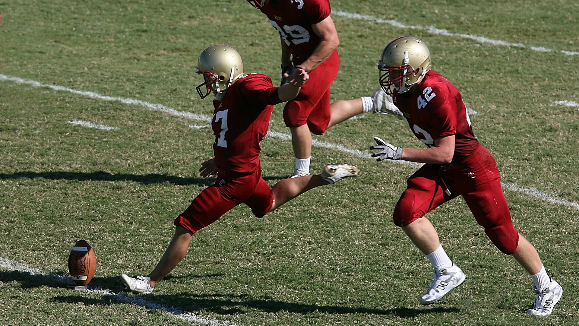 “安赫尔·巴尔博萨的突破与传球精准度,助力阿根廷美洲狮队构建强大进攻体系”