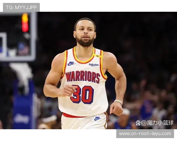 库里抢断后空位三分稳稳入袋，勇士主场炸裂