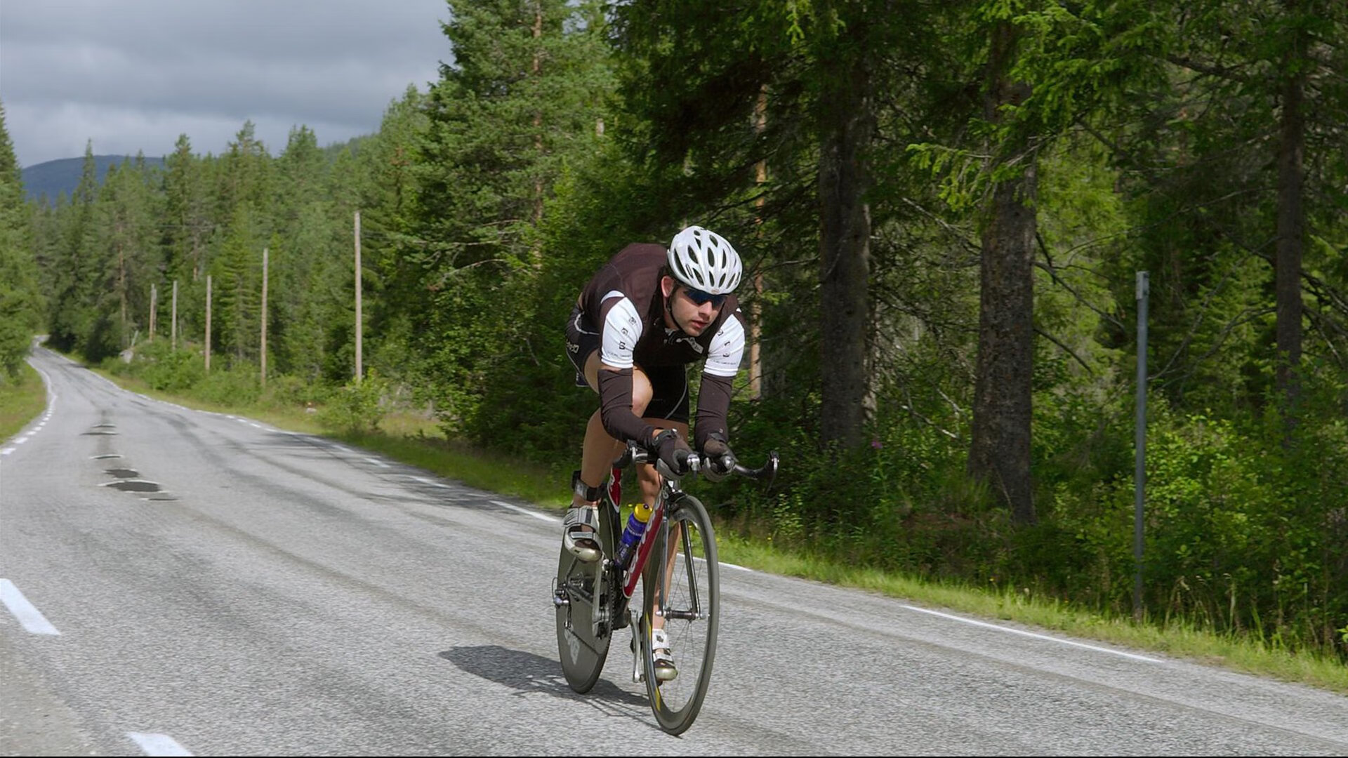 “皇马稳健出线，曼城险遭冷门”